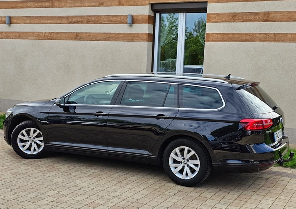 Volkswagen Passat cena 63800 przebieg: 180000, rok produkcji 2019 z Tuszyn małe 562